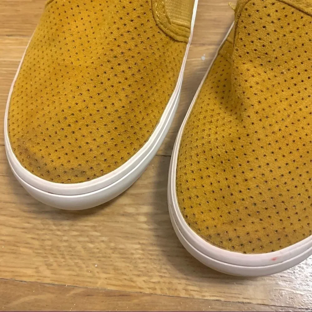 Old Navy‎ Toddler Mustard Slip on Shoes Size 8